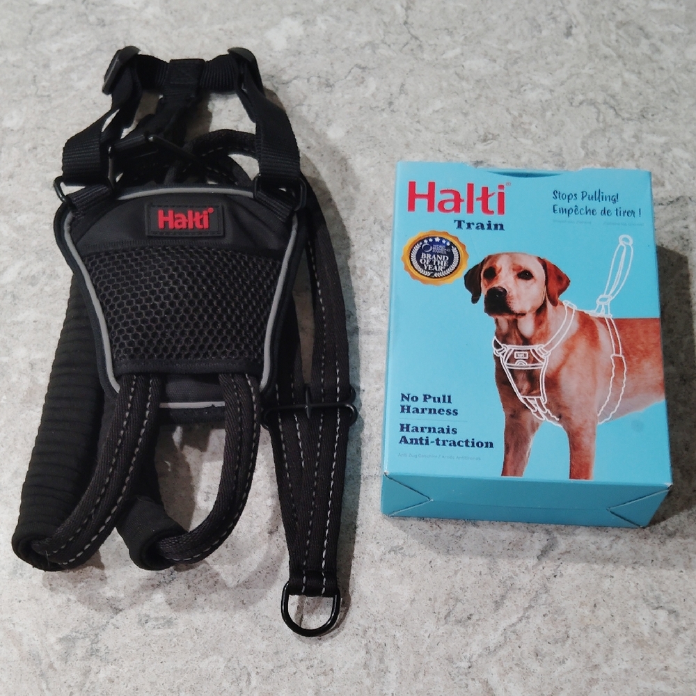 Medium Black Halti Train Padded Reflective Front Control No Pull Dog Harness